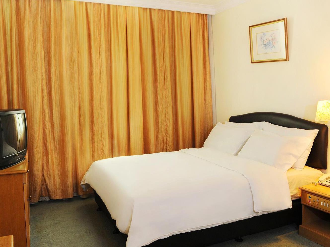 Borneo Hotel Кучинг Экстерьер фото